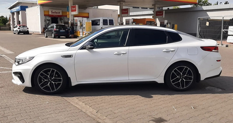 Kia Optima cena 104900 przebieg: 89359, rok produkcji 2019 z Konin małe 121